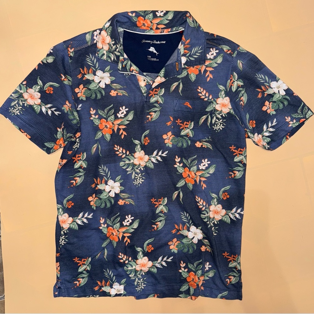 Tommy Bahama Men’s Medium Blue Floral Hawaiian Polo SS Shirt; Tropical Resort